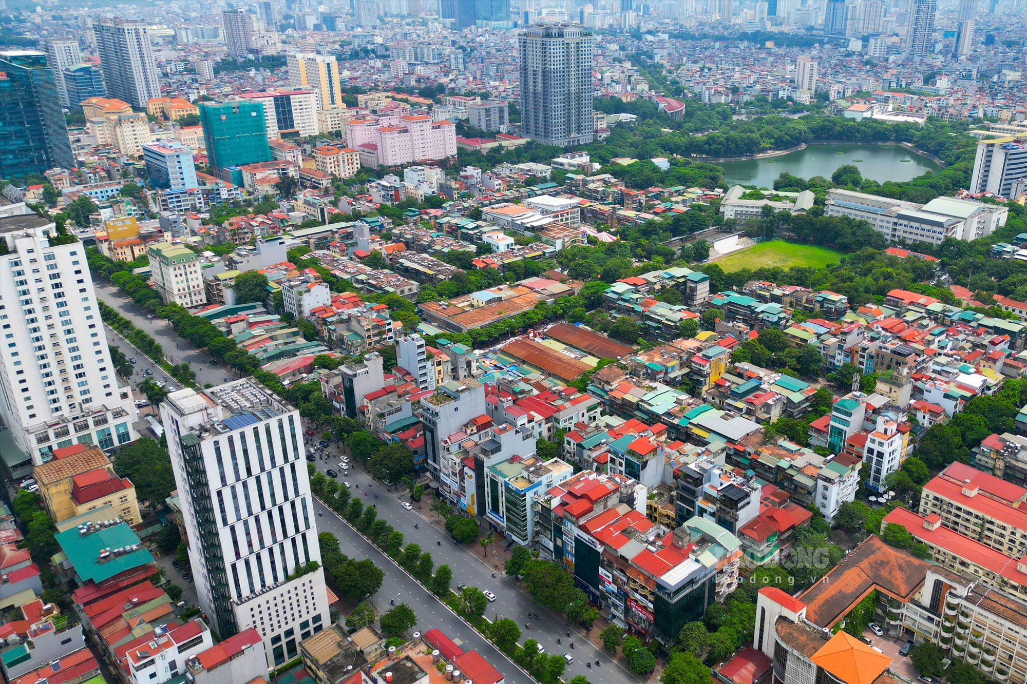 Cụ thể, UBND TP Hà Nội vừa quyết định lập quy hoạch chi tiết 1/500 để xây dựng lại 23 chung cư cũ với khoảng 6.000 dân ở khu tập thể Nghĩa Tân.