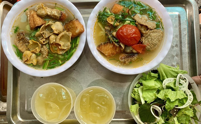 Bát bún đầu cá tại quán bà Luyến. Ảnh: Nhật Minh