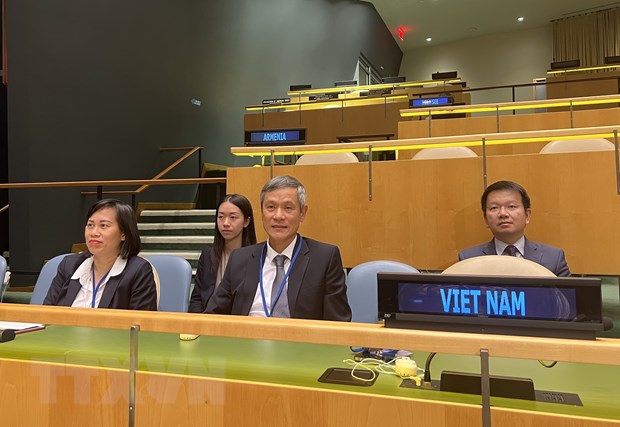 Các đại biểu Việt Nam tham dự phiên họp của Đại Hội đồng Liên Hợp Quốc khóa 77 để thảo luận về hoạt động của Tòa án Công lý Quốc tế. Ảnh: TTXVN