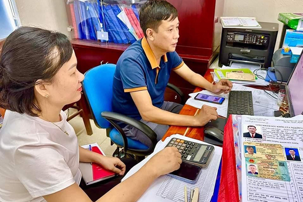 Cấp đổi giấy phép lái xe. Ảnh: Thu Hằng 