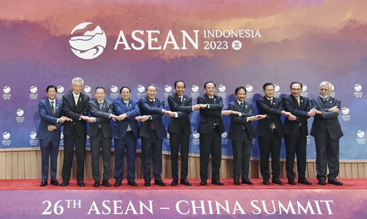 Thủ tướng Phạm Minh Chính và trưởng đoàn các nước tham dự Hội nghị cấp cao ASEAN - Trung Quốc lần thứ 26. Ảnh: TTXVN