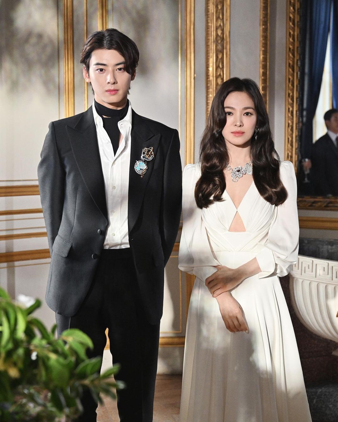 Cha Eun Woo và Song Hye Kyo sánh đôi tại sự kiện Chaumet ở Pháp. Ảnh: Instagram