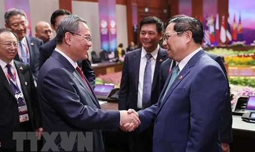 Thủ tướng Chính phủ Phạm Minh Chính và Thủ tướng Trung Quốc Lý Cường. Ảnh: TTXVN