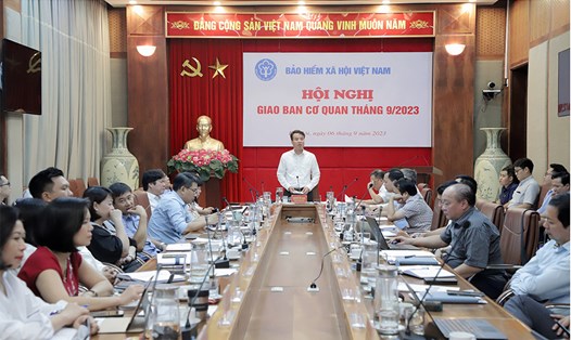 Tổng Giám đốc Bảo hiểm xã hội Việt Nam Nguyễn Thế Mạnh chủ trì hội nghị. Ảnh: Hà Hùng
