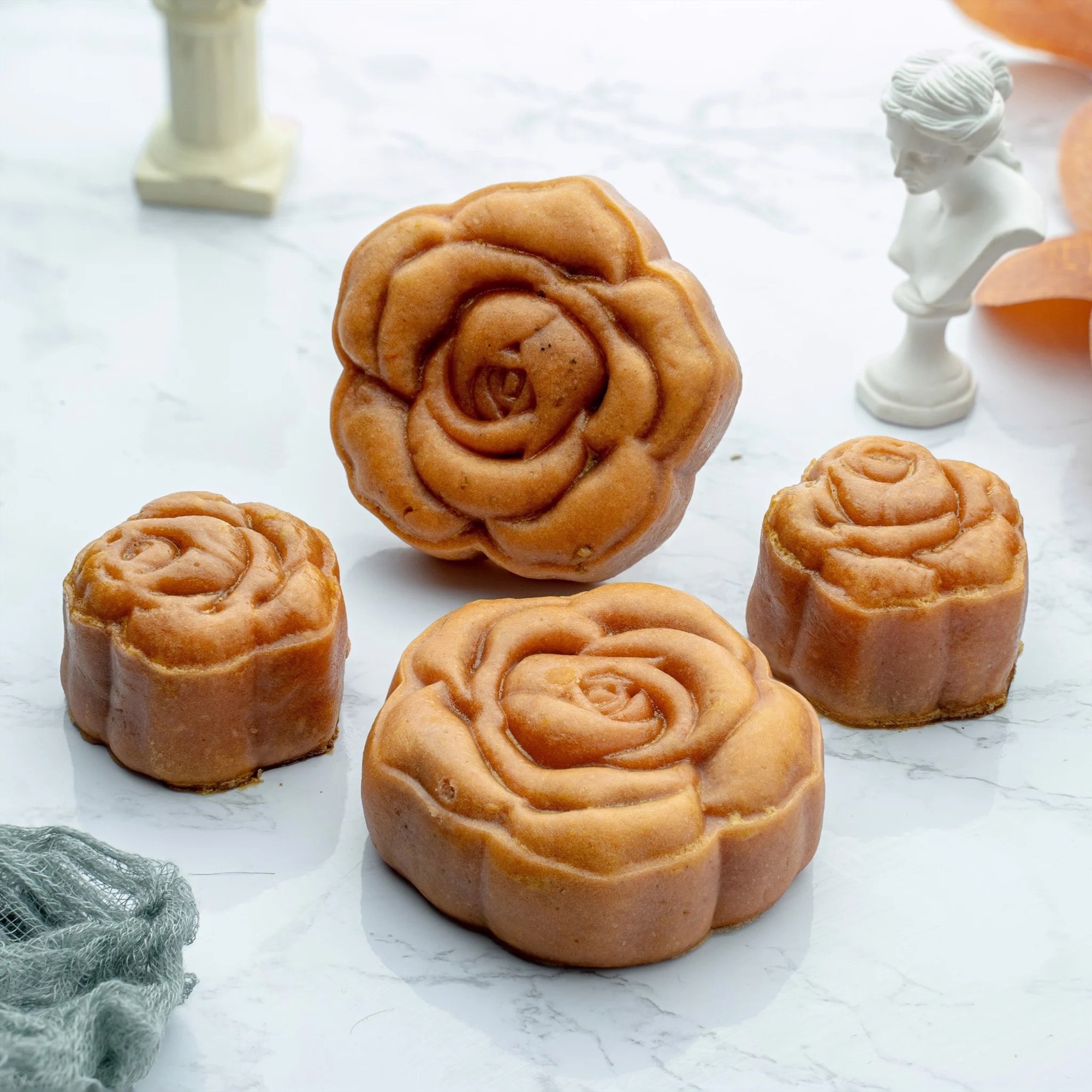 Phần vỏ bánh cực độc lạ của. Ảnh: Gia Trịnh Bakery