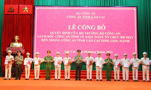 Các lãnh đạo công an được điều động tại tỉnh Lào Cai. Ảnh: Công an tỉnh Lào Cai