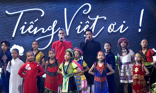 Gala tôn vinh tiếng Việt 2022 “Tiếng Việt ơi!” có sự góp mặt của nhiều ca sĩ nổi tiếng. Ảnh: VTV
