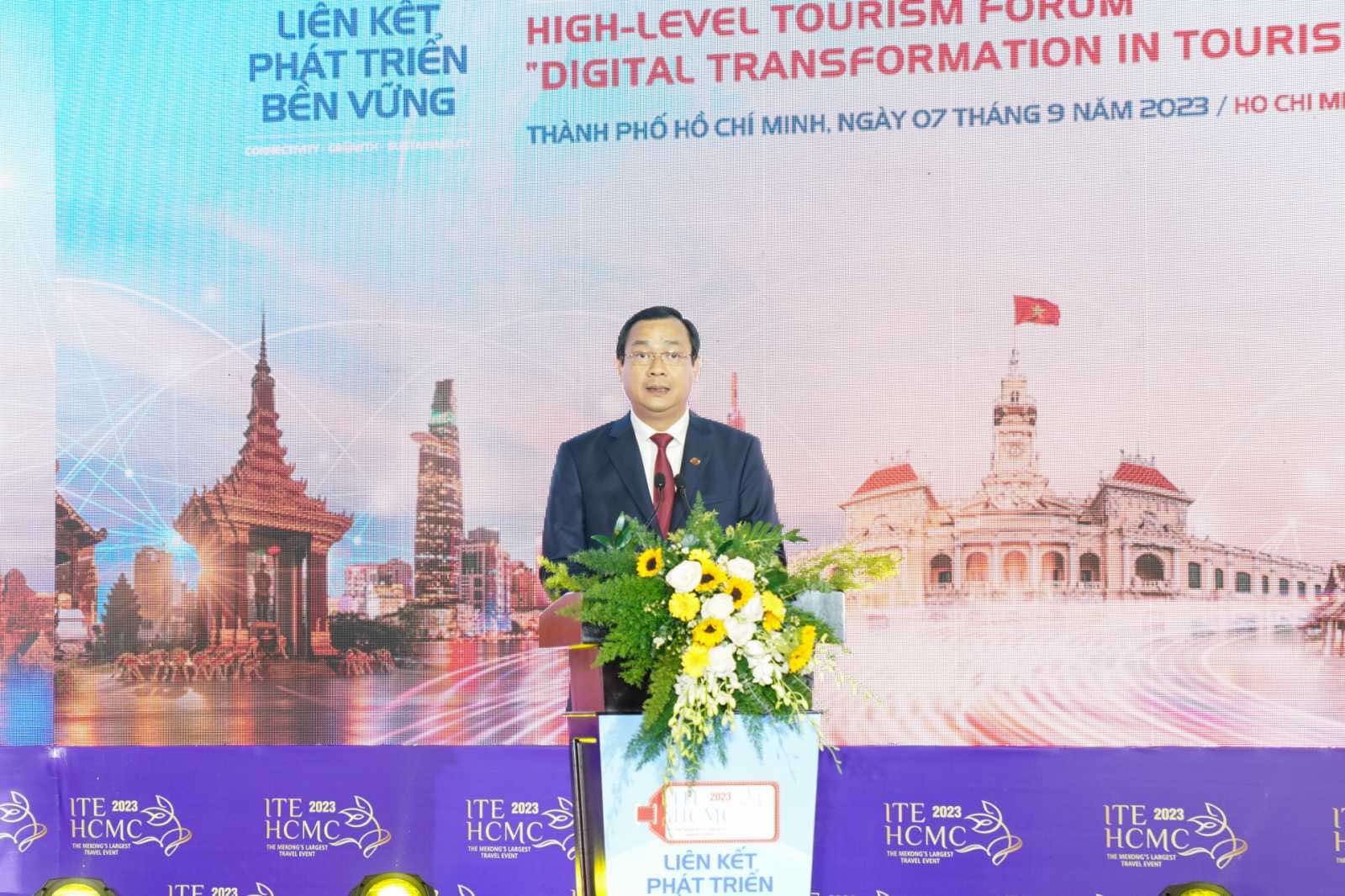 Cục trưởng Cục Du lịch quốc gia Nguyễn Trùng Khánh phát biểu về các kết quả và triển vọng ngành du lịch. 