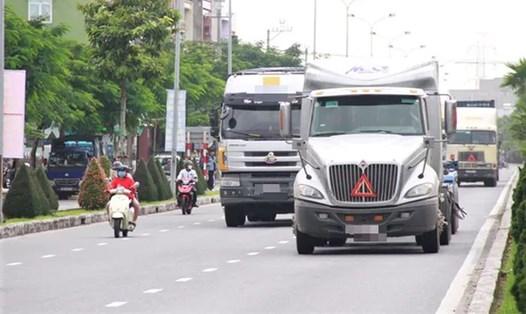 UBND thành phố Đà Nẵng thống nhất chủ trương cấm xe container lưu thông trên đường Xô Viết Nghệ Tĩnh. Ảnh: Nguyễn Linh