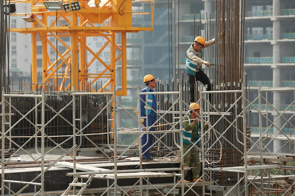 Giới hạn trách nhiệm bảo hiểm bắt buộc đối với người lao động thi công trên công trường là 100 triệu đồng/người/vụ. Ảnh: Hải Nguyễn