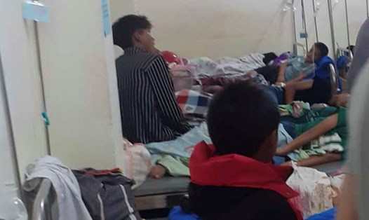 40 học sinh ở Điện Biên phải nhập viện cấp cứu do ngộ độc. Ảnh: Người dân cung cấp