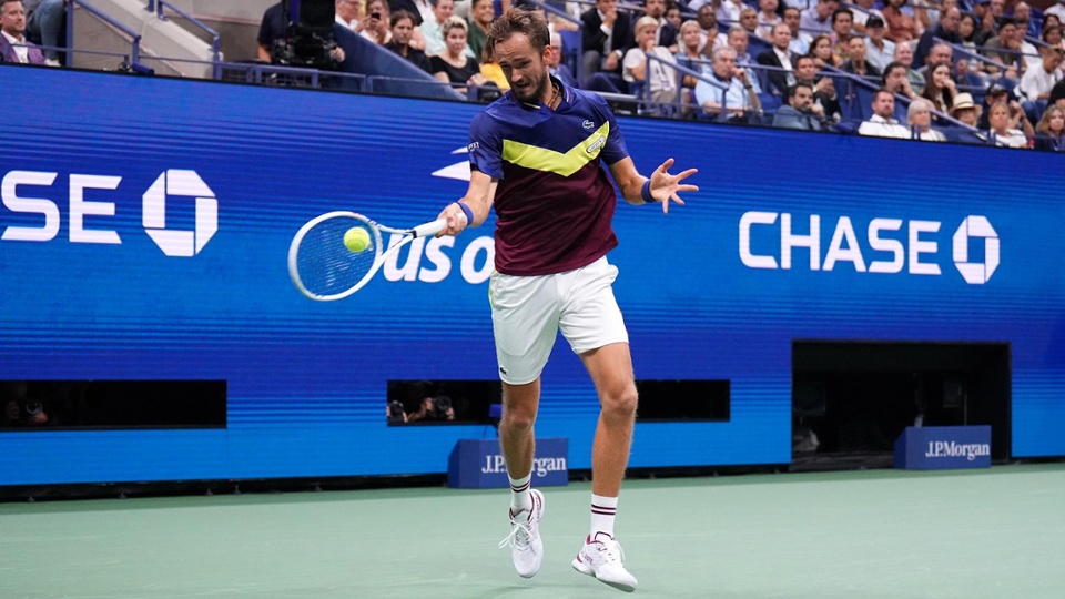 Medvedev lại phòng thủ quá hay để giành vé vào chung kết, gặp Novak Djokovic. Ảnh: US Open