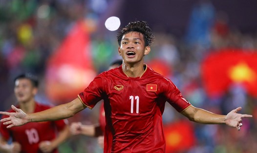 Bùi Vĩ Hào toả sáng, U23 Việt Nam giành vé dự vòng chung kết giải U23 châu Á 2024. Ảnh: Minh Dân