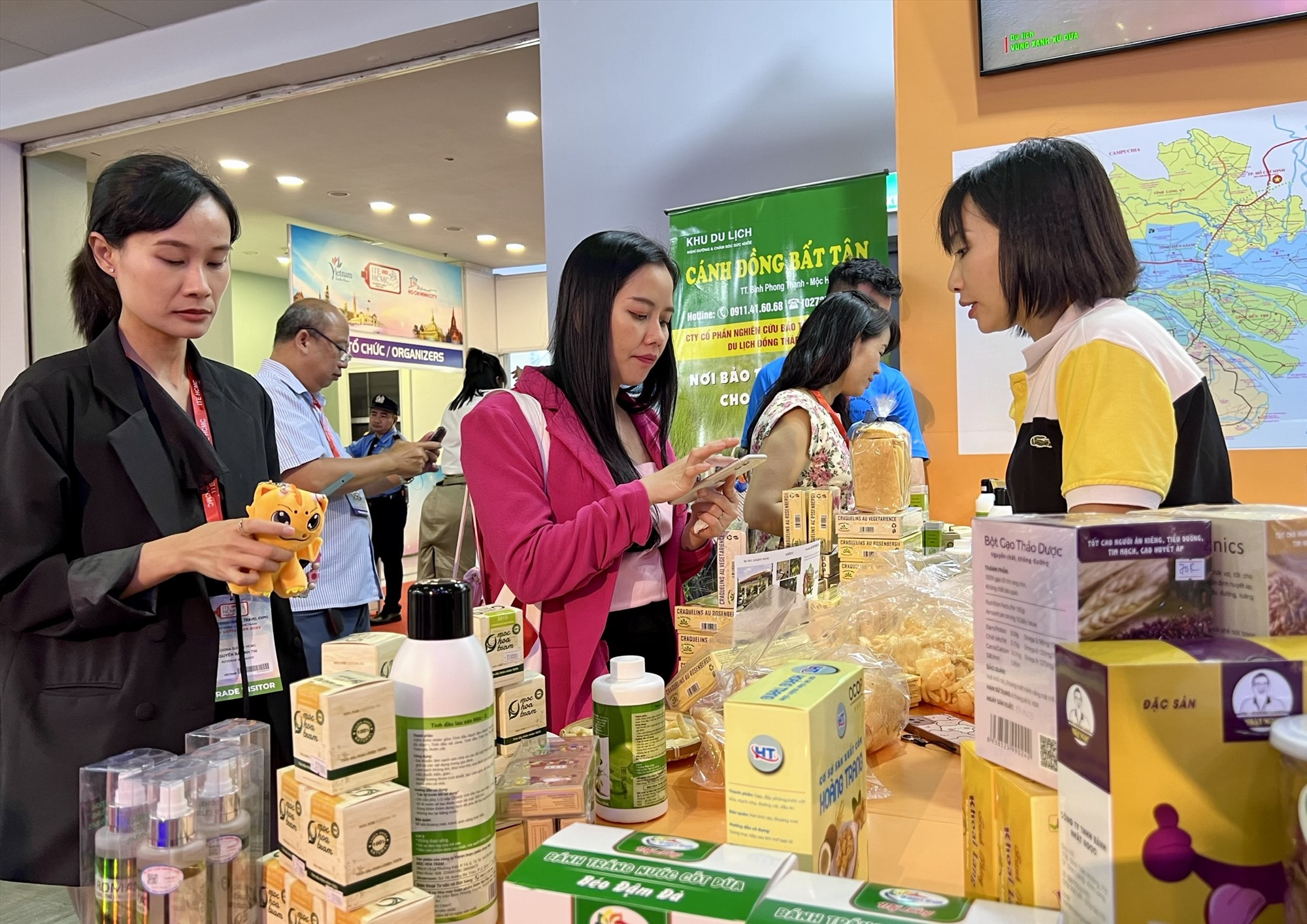 Năm nay, Hội chợ ITE HCMC 2023 đã lựa chọn và mời 199 người mua quốc tế từ 42 quốc gia và vùng lãnh thổ là các thị trường du lịch inbound trọng điểm và tiềm năng của du lịch Việt Nam (gồm Nhật Bản, Hàn Quốc, Trung Quốc, Đài Loan… sự kiện đã thu hút đông đảo du khách từ các nơi đến tham quan.