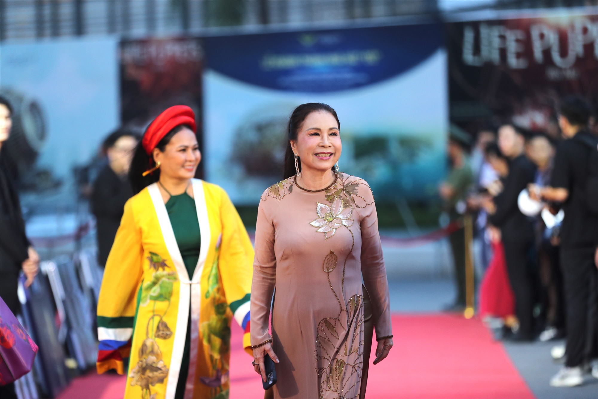 NSND Kim Xuân là một trong những gương mặt diễn viên gạo cội miền Nam.  Bà đến với giải Cánh diều 2023 và tranh giải với vai diễn trong phim Hạnh phúc máu.
