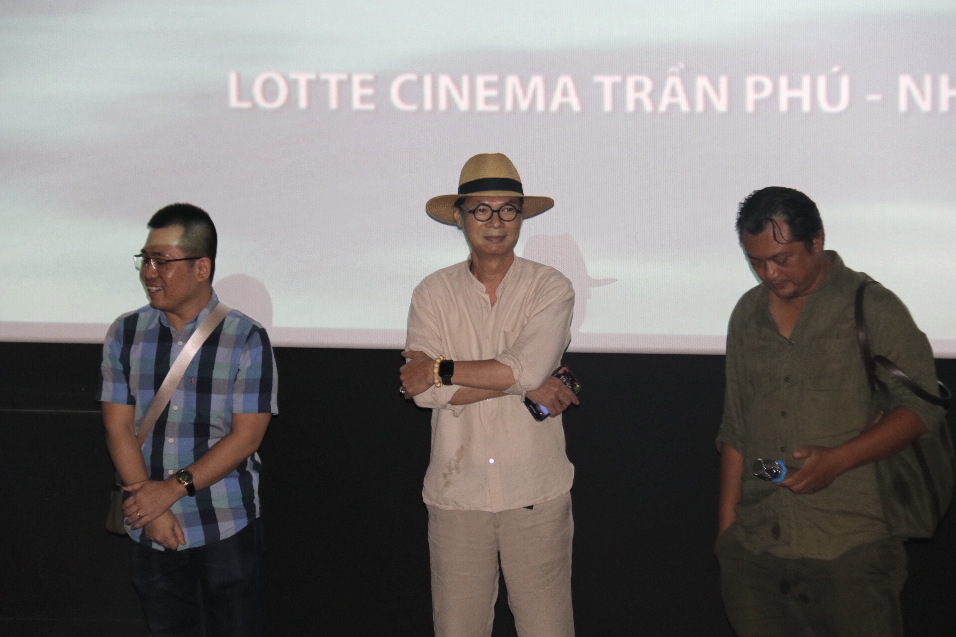 Khán giả Nha Trang dành nhiều sự mến mộ với “ Em và Trịnh”. Ảnh: Phương Linh