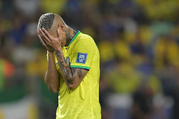 Richarlison vẫn thể hiện sự kém duyên từ Tottenham đến tuyển Brazil.  Ảnh: Mirror