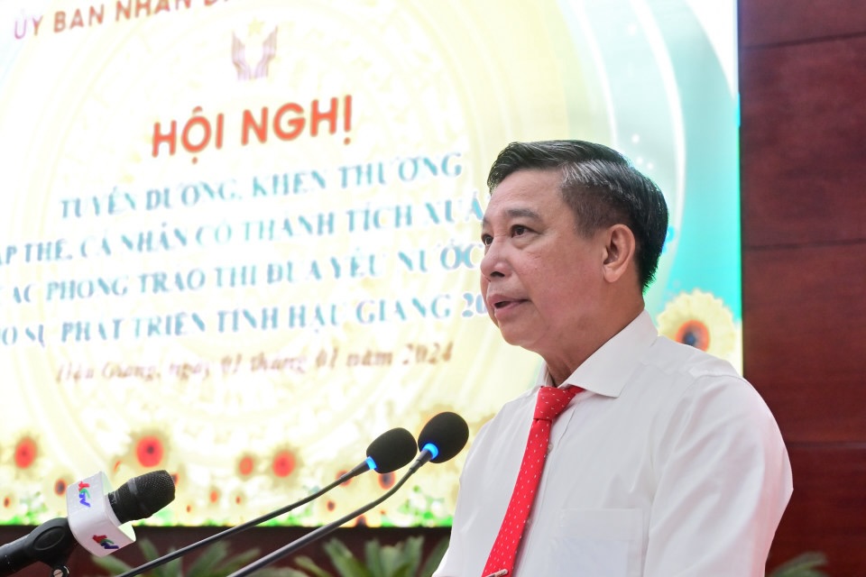 Chủ tịch UBND tỉnh Hậu Giang Đồng Văn Thanh phát biểu tại hội nghị. Ảnh: Đạt Phan