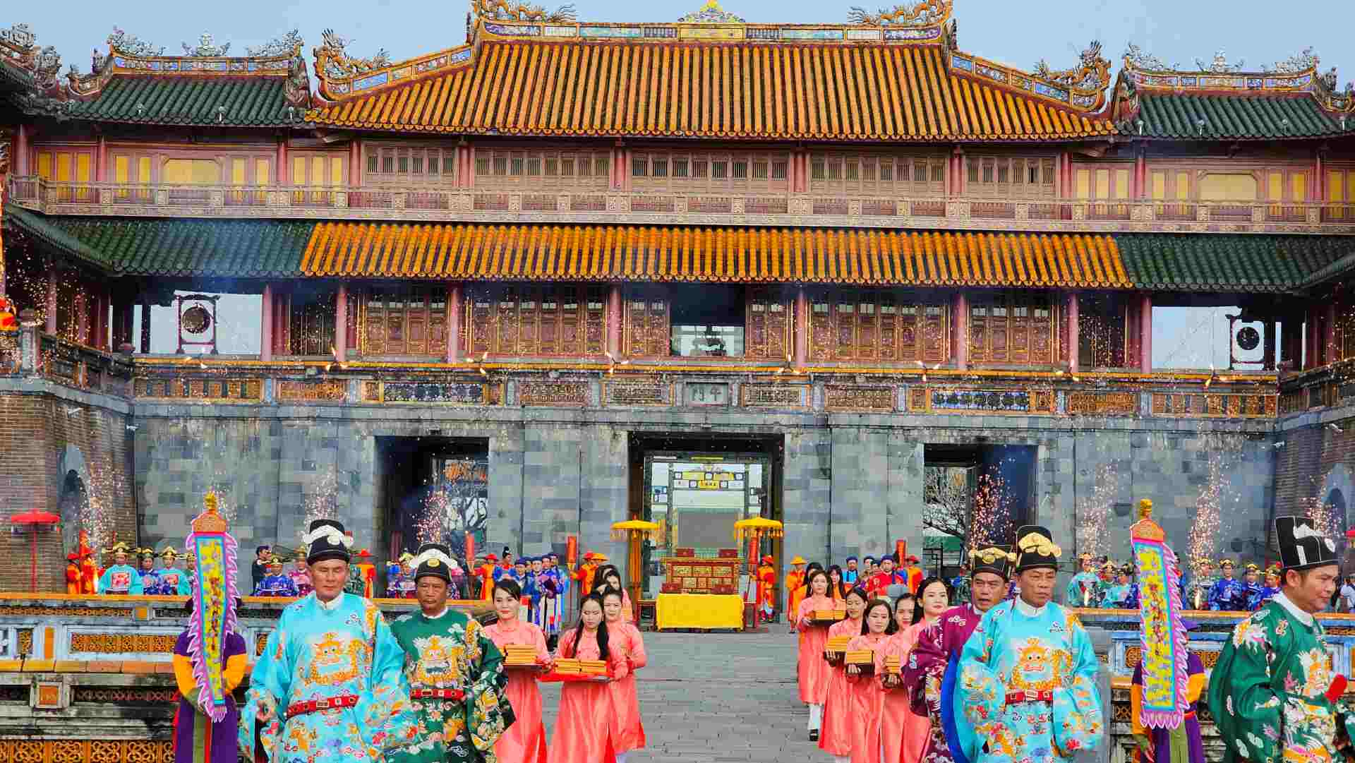 Năm nay, Lễ Ban sóc triều Nguyễn được tái hiện bằng hình thức sân khấu hóa vào ngày đầu tiên của 2024 tại Quảng trường Ngọ Môn.