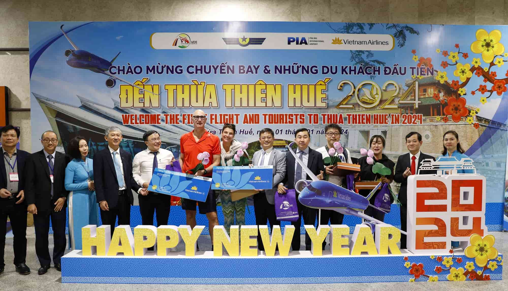 Thừa Thiên Huế đón những du khách đầu tiên xông đất năm 2024