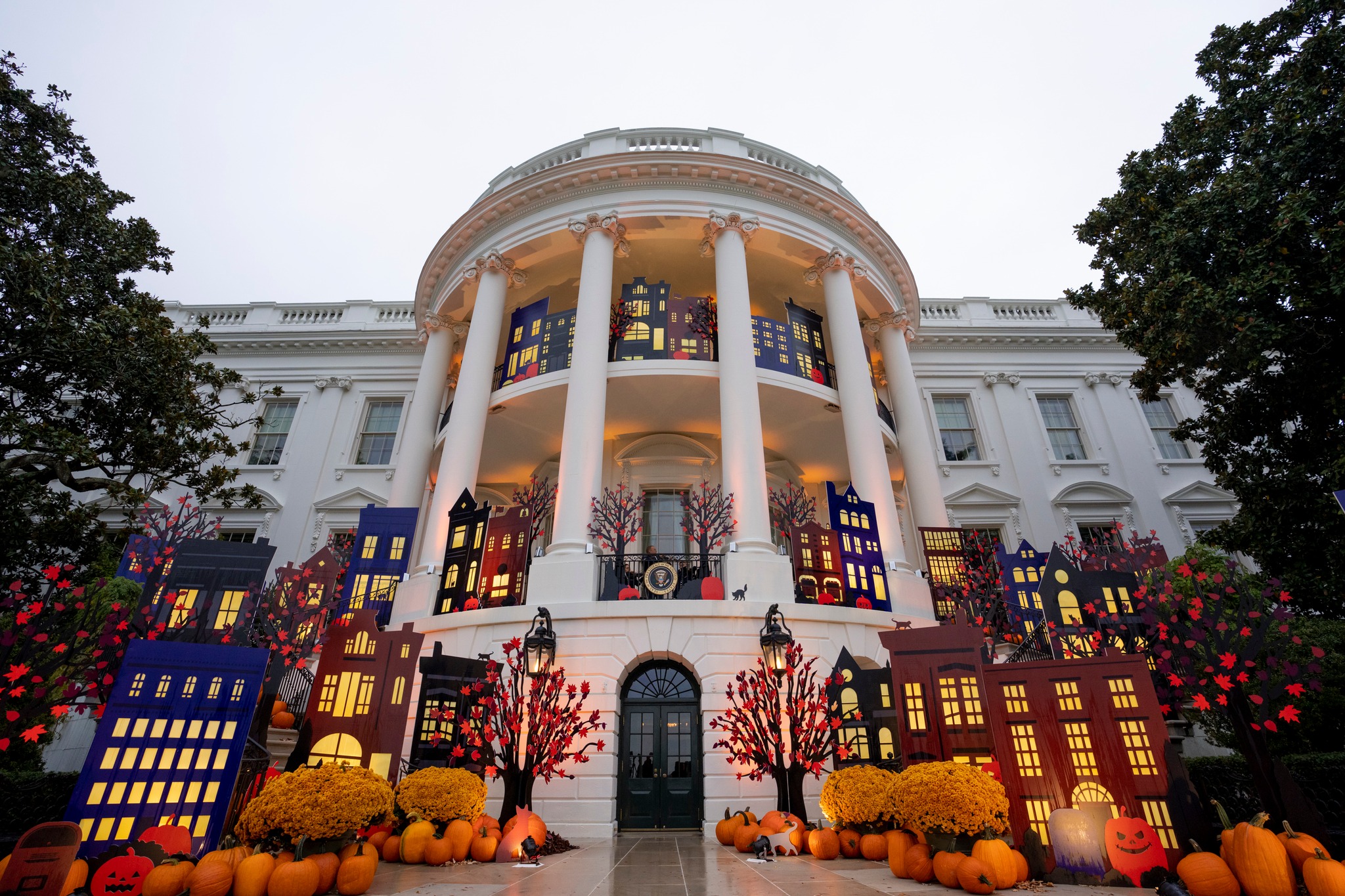 Nhà Trắng thường được trang trí theo chủ đề vào các dịp lễ, sự kiện đặc biệt quanh năm. Ảnh: White House
