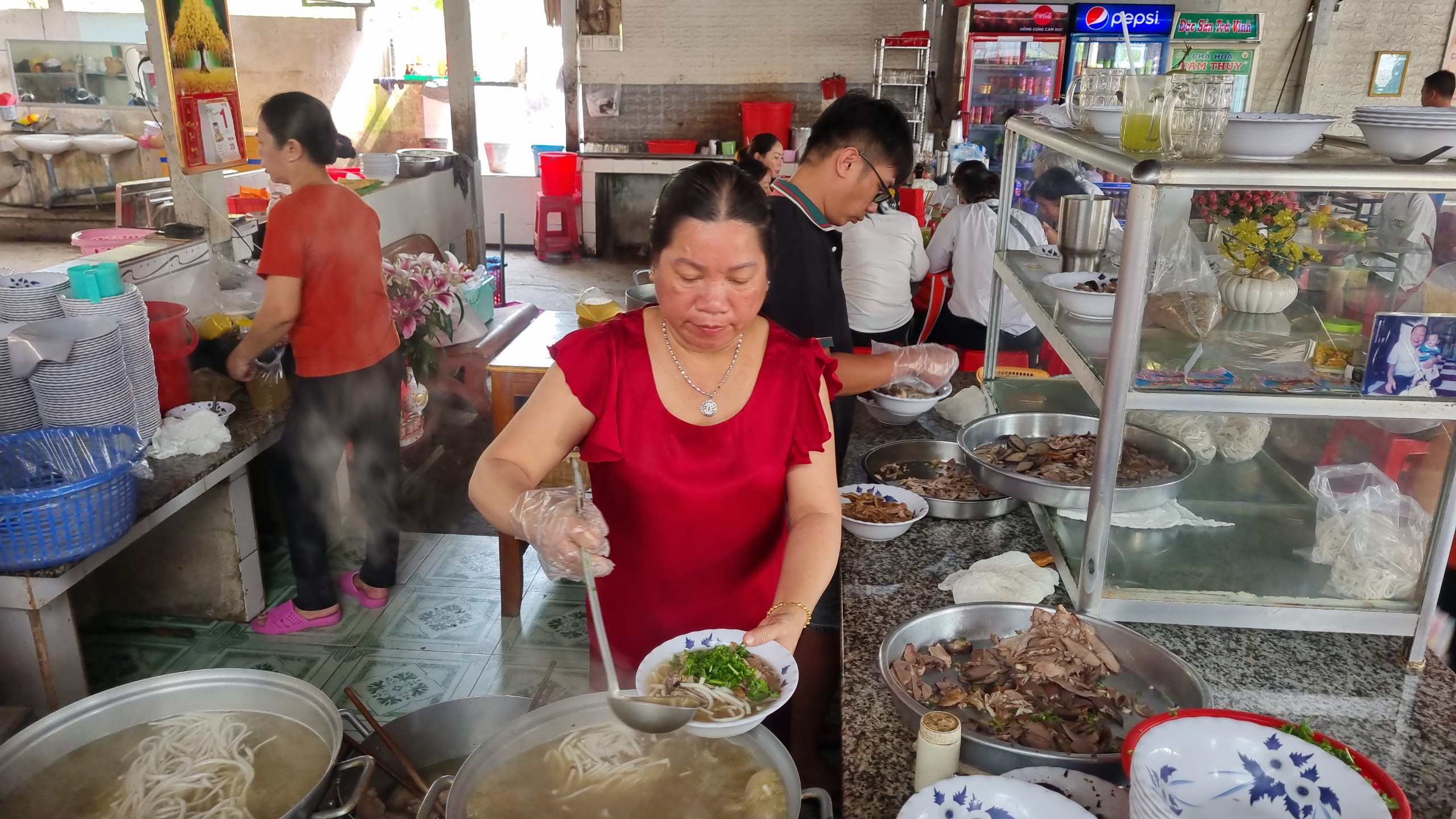 Quán bánh canh Bến Có nức tiếng Trà Vinh. Ảnh: Hoàng Lộc