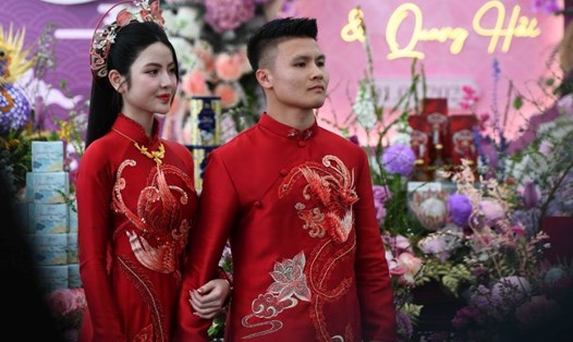 Quang Hải và Chu Thanh Huyền tổ chức lễ ăn hỏi ngày đầu năm 2024. Ảnh: Xuân Trang