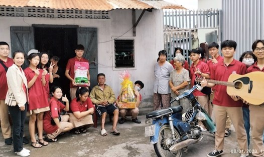 30 chuyến xe mang tên “Bình An” dịp Xuân 2024 của thầy trò trường iSchool Ninh Thuận bắt đầu lăn bánh từ ngày 22.1.2024.