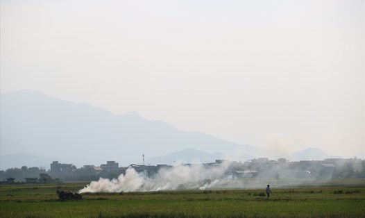 Sau mùa gặt, tình trạng đốt rơm rạ lại tái diễn, ảnh chụp tháng 5.2023. Ảnh: Khánh Linh