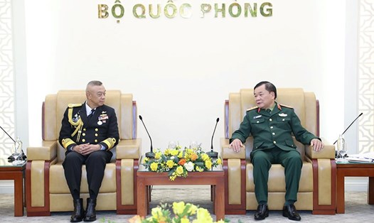 Thượng tướng Hoàng Xuân Chiến tiếp Đô đốc Adoong Pan-Iam. Ảnh: Mạnh Hùng