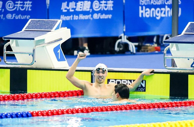 Nguyễn Huy Hoàng giành huy chương đồng ở nội dung bơi 800m tự do nam tại ASIAD 19. Ảnh: Bùi Lượng