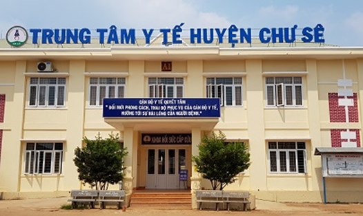 Trung tâm y tế huyện Chư Sê, nơi 3 bệnh nhân nhập viện do ăn thịt và trứng cóc. Ảnh: Thanh Tuấn 