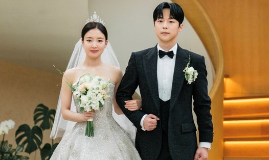 Lee Se Young, Bae In Hyuk đóng chings trong "Hợp đồng hôn nhân của cô Park". Ảnh: Nhà sản xuất