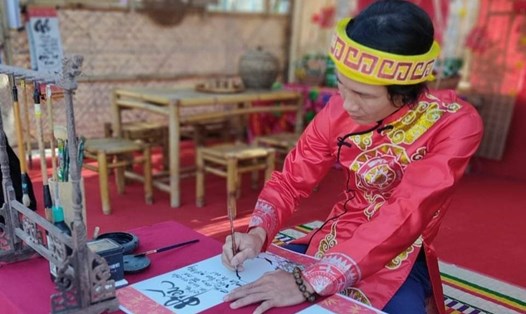 Lễ hội Tết Việt Giáp Thìn 2024 là sự kiện nhằm quảng bá hình ảnh huyện Hòa Vang (TP Đà Nẵng). Ảnh: Nguyễn Linh