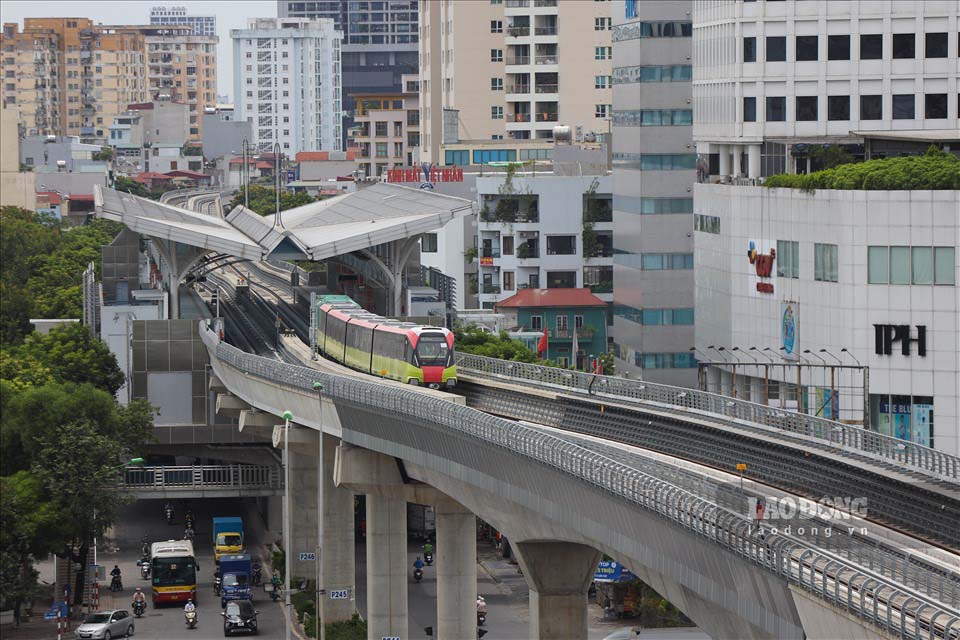Tuyến Nhổn - Ga Hà Nội dự kiến khai thác đoạn trên cao từ Quý II/2024. Ảnh: Tô Thế