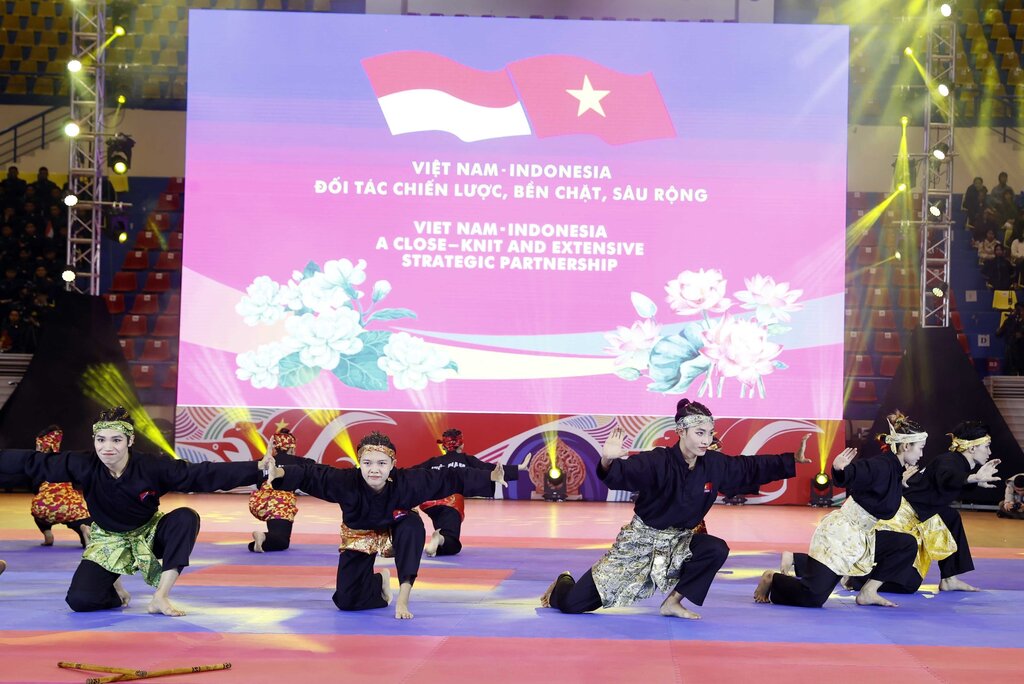 Màn biểu diễn Pencak Silat - môn võ đặc trưng của Indonesia. Ảnh: TTXVN