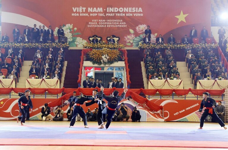 Màn biểu diễn võ thuật cổ truyền Việt Nam của các võ sinh. Ảnh: TTXVN