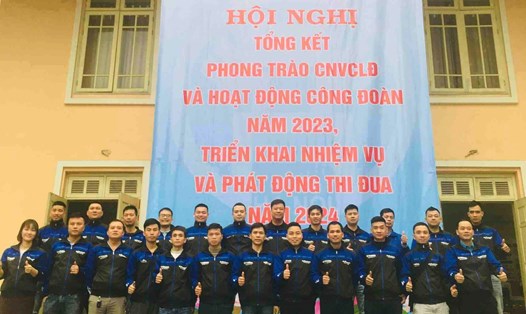 Công đoàn Các khu công nghiệp và chế xuất Hà Nội phát động thi đua với sự có mặt của đông đảo cán bộ, đoàn viên,  người lao động các Công đoàn cơ sở. Ảnh: Kim Chung