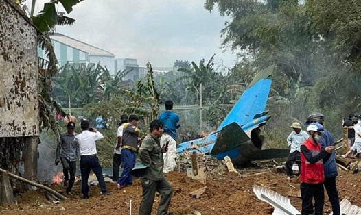 Hiện trường vụ rơi máy bay ở Điện Bàn, Quảng Nam sáng ngày 9.1. Ảnh: người dân cung cấp