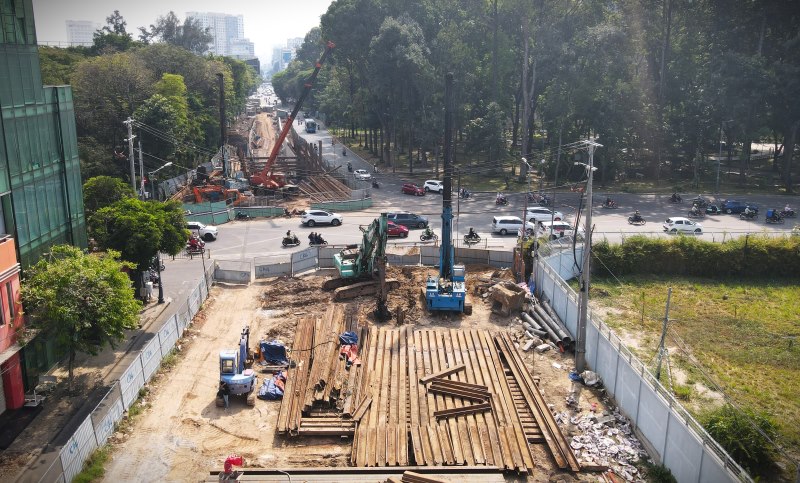 Dự án hầm chui khi hoàn thành ngoài kết nối ga T3 sẽ mở thêm hướng tiếp cận sân bay Tân Sơn Nhất, phá thế độc đạo của đường Trường Sơn. 