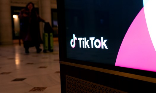 Người dùng TikTok đã chi tiêu tới 10 tỉ USD cho các hoạt động trên ứng dụng mạng xã hội này trong năm 2023. Ảnh: AFP