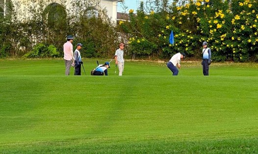 Lãnh đạo Sở NNPTNT Bắc Ninh chơi golf tại sân golf vào ngày 25.10.2023. Ảnh: Anh Văn


