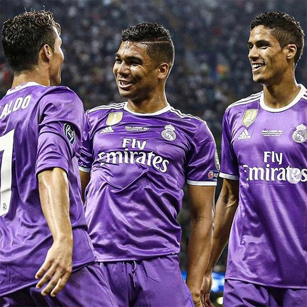 Casemiro và Varane từng là công thần tại Real Madrid nhưng lại đang gặp vấn đề ở Man United. Ảnh: AFP