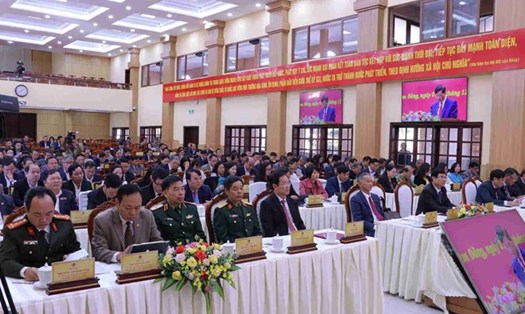Đại biểu HĐND tỉnh Lâm Đồng tham gia Kỳ họp thứ 12. Ảnh: Mai Hương
