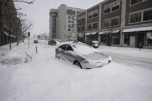 Tuyết rơi dày ở thành phố Des Moines (bang Iowa) hôm 12.1. Ảnh: AFP