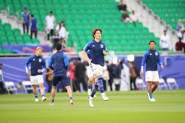 Đội tuyển Nhật Bản khởi động. Ảnh“: Quỳnh Anh 