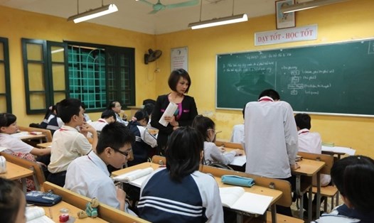 Lo ngại lương giáo viên giảm vì bãi bỏ phụ cấp thâm niên nghề. Ảnh: Hải Nguyễn