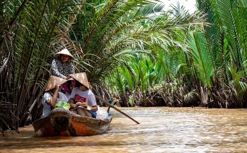Đi thuyền khám phá đồng bằng sông Cửu Long là trải nghiệm thú vị trong hành trình du lịch Việt Nam. Ảnh: Malcoo