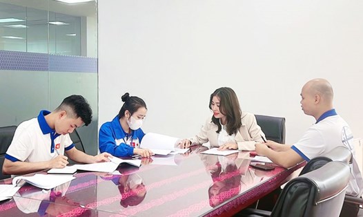 Nhiều đơn vị tư vấn XKLĐ đã đặt văn phòng tại các huyện của Tuyên Quang để đưa lao động đi làm việc tại nước ngoài. Ảnh: Nguyễn Tùng
