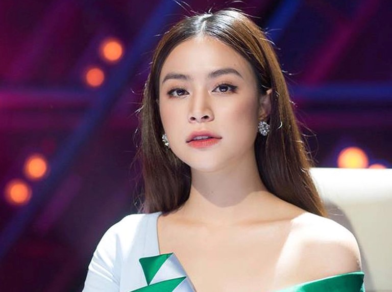 Nhịp showbiz: Hoàng Thùy Linh bị phản ứng khi được chọn là ca sĩ của năm